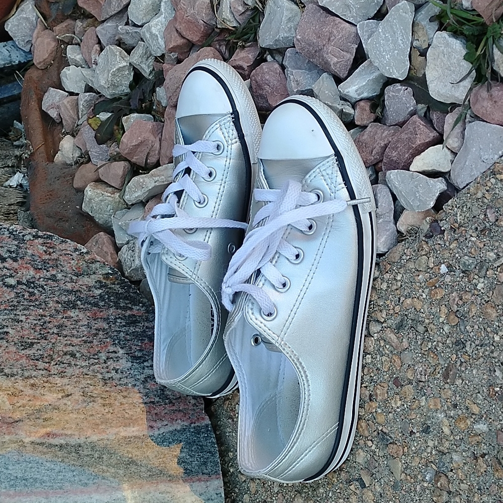 Converse silver leather low top sneakers lace up shoes women's 6 - Picture 2 of 9